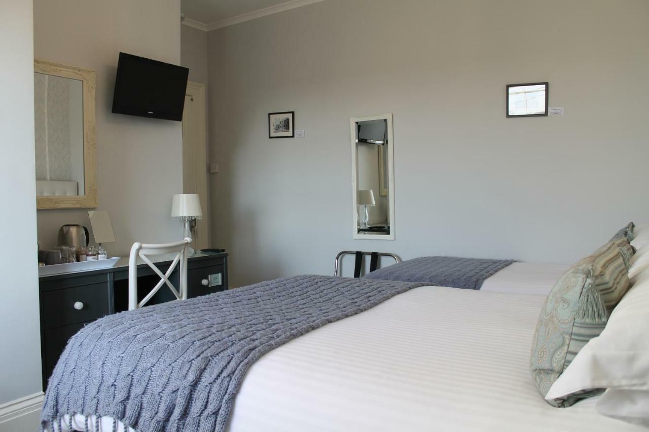 The Battledown Hotel Cheltenham Bagian luar foto