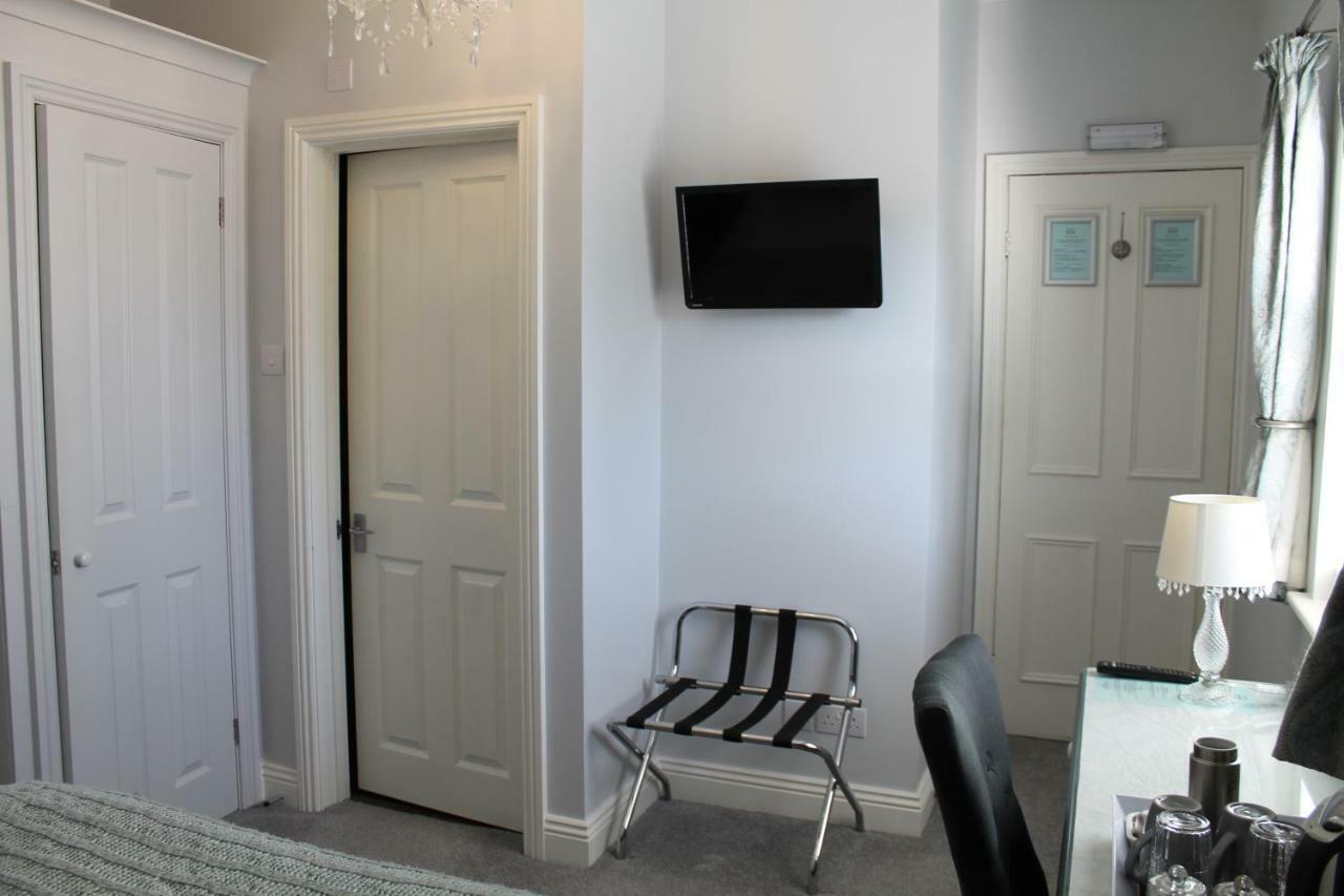 The Battledown Hotel Cheltenham Bagian luar foto